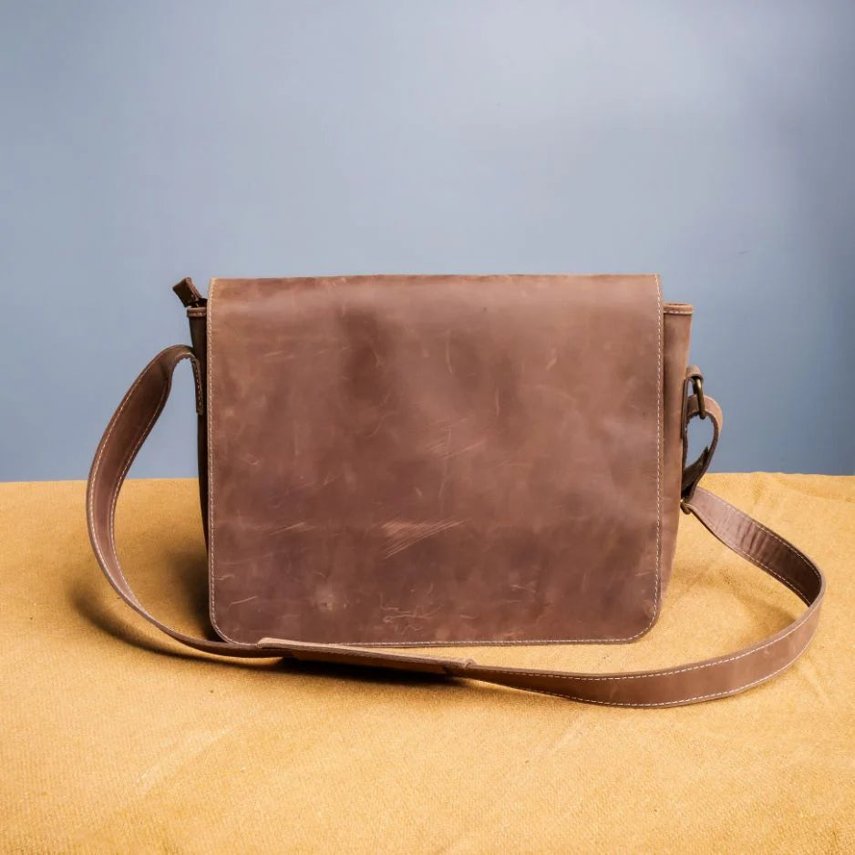 The Leather Artist Classic Satchel Vintage Leather Messenger Bag (Vintage Brown)
