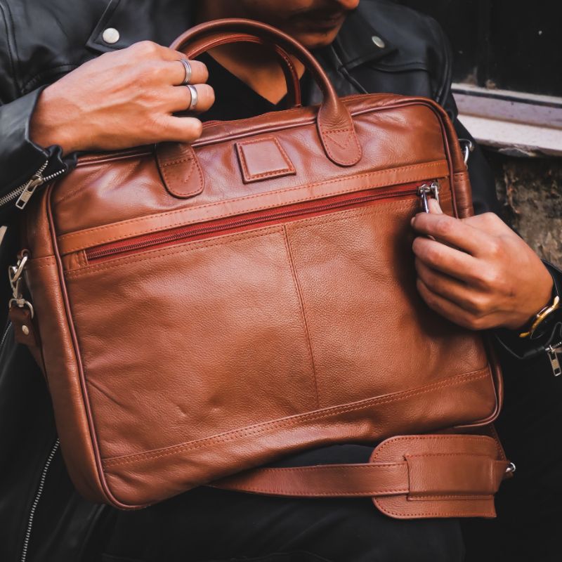 Artist Executive Leather Laptop Bag-Tan